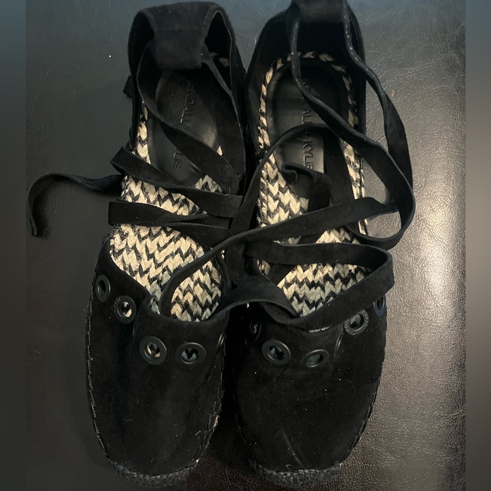 Kendall and Kylie platforms size 6